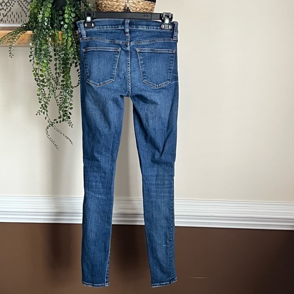 J Crew 8” Toothpick Jeans Sz 26 Tall - Picture 4 of 4